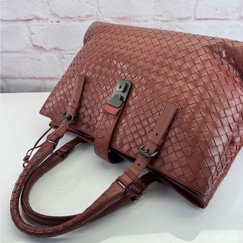 Bottega Veneta Medium Nappa Intrecciato Roma Tote - Picture 9 of 15